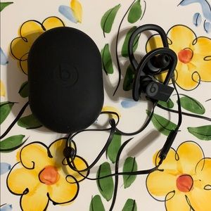 {SOLD LOCALLY}Beats by Dre Powerbeats 3